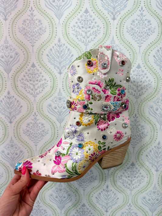 KayKay Cowgirl Booties