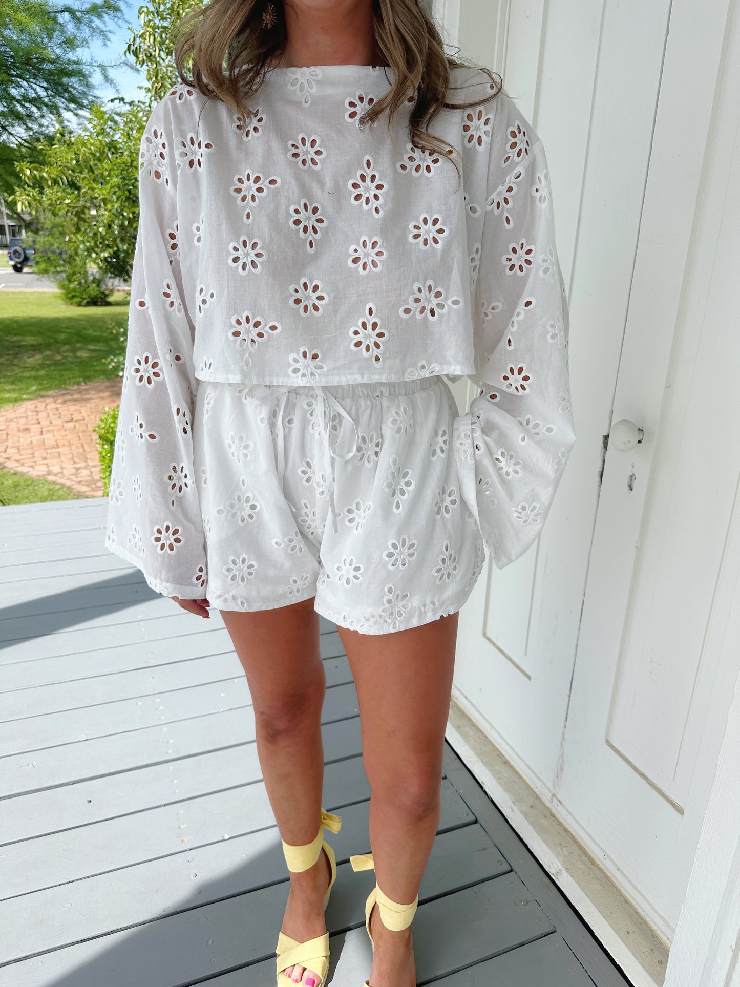 Colleen Eyelet Set
